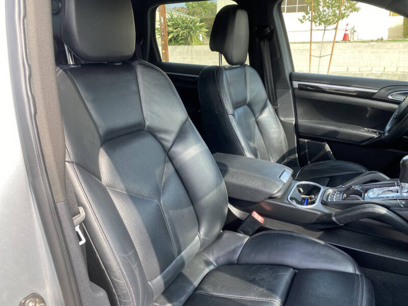 2011 Porsche Cayenne Tiptronic