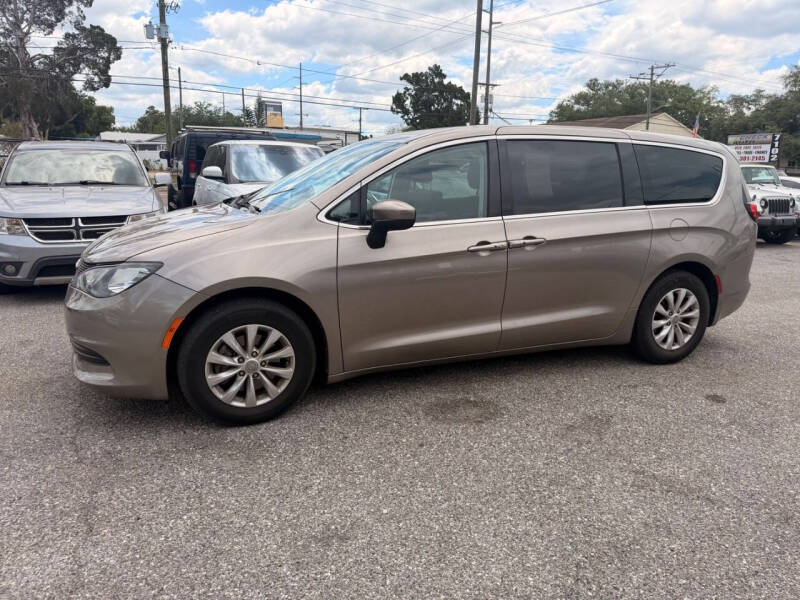 2017 Chrysler Pacifica Touring