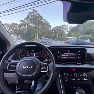 2022 Kia Carnival LX