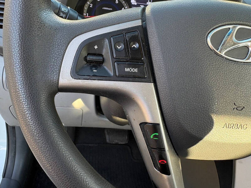 2017 Hyundai Accent Value Edition