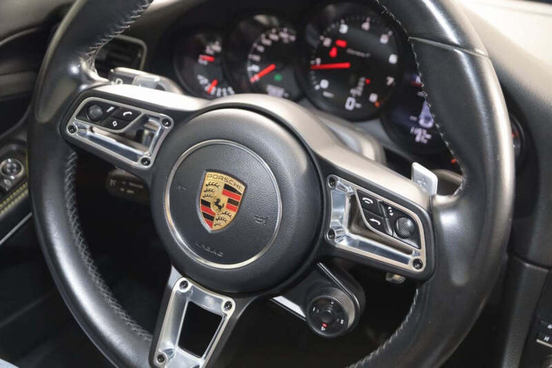 2019 Porsche 911 Carrera