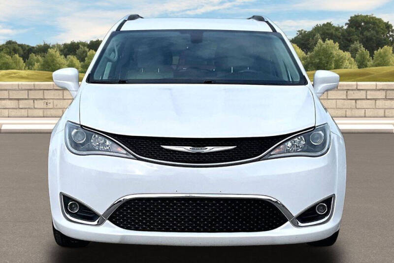 2017 Chrysler Pacifica Touring-L Plus