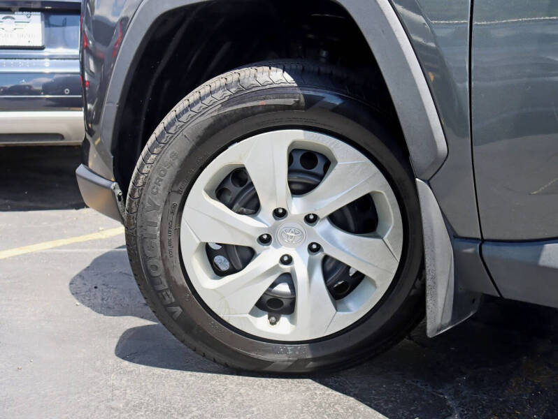 2019 Toyota RAV4 LE