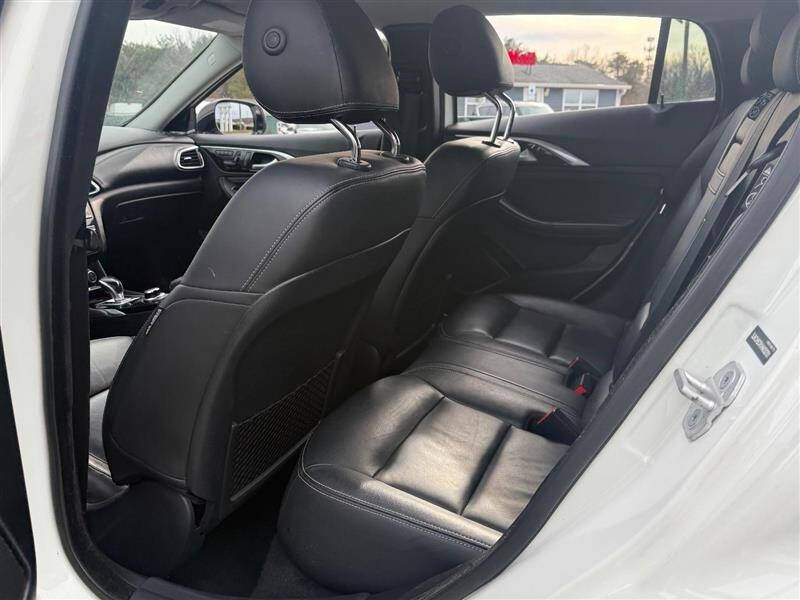 2017 Infiniti QX30 Premium