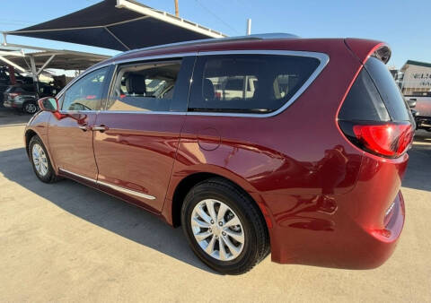 2018 Chrysler Pacifica Touring L