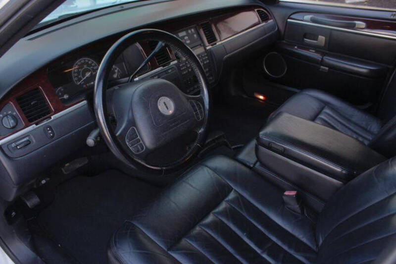 2004 Lincoln Town Car