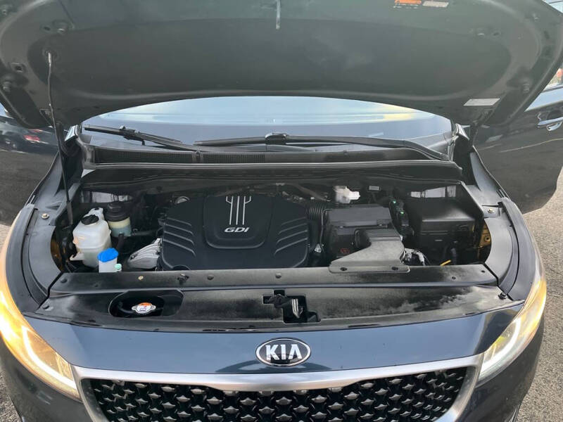 2016 Kia Sedona LX photo 37