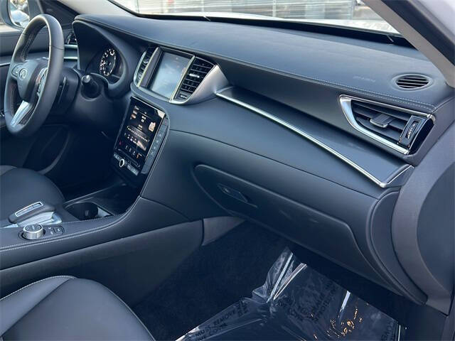 2025 Infiniti QX50 Pure