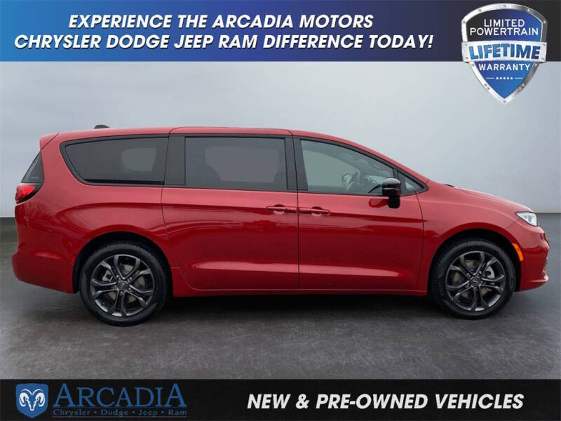 2026 Chrysler Pacifica Select