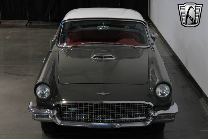 1957 Ford Thunderbird