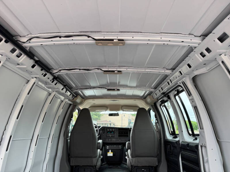 2024 Chevrolet Express 3500