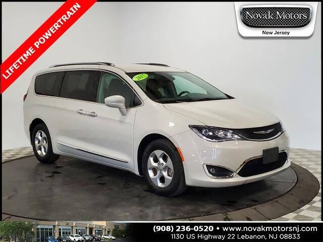 2017 Chrysler Pacifica Touring-L Plus