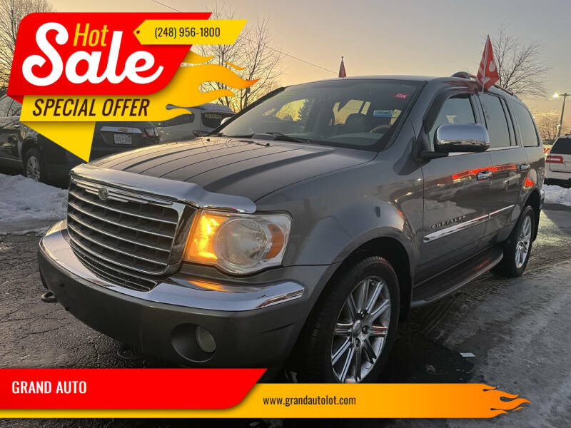 2009 Chrysler Aspen Limited's photo