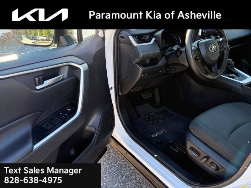 2024 Toyota RAV4 Hybrid XLE