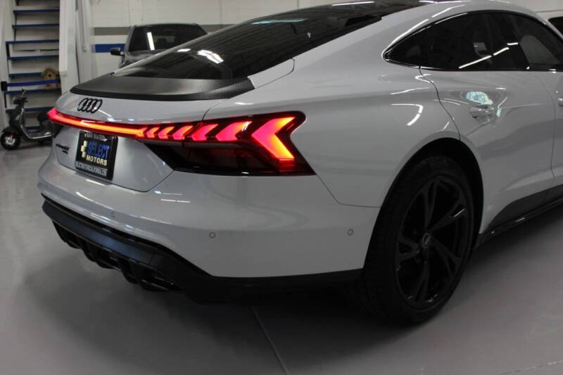 2023 Audi e-tron GT quattro Prestige