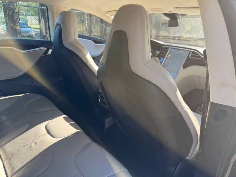 2015 Tesla Model S 70D