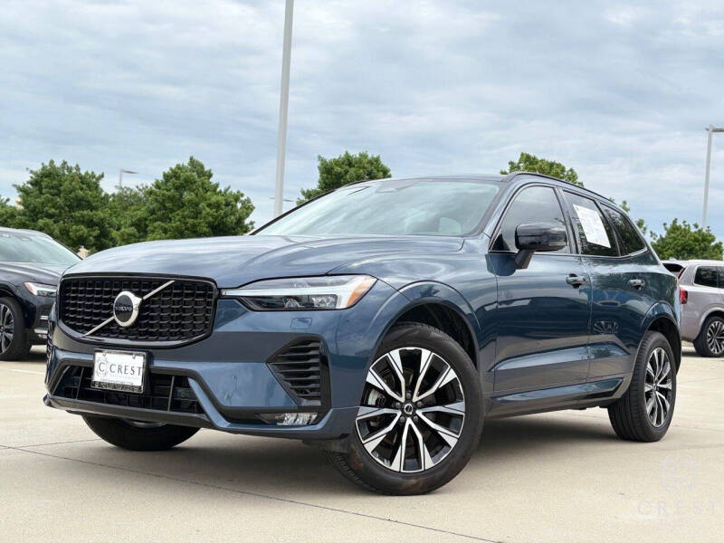 2025 Volvo XC60 B5 Core Dark Theme