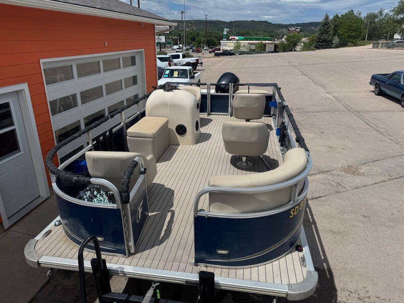 2021 FORESTER 19 Ft Pontoon