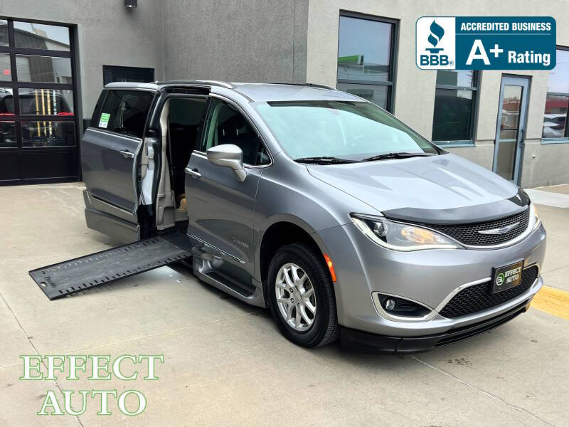 2020 Chrysler Pacifica for sale at Effect Auto in Omaha NE