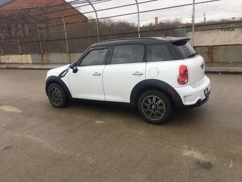 2014 MINI Countryman Countryman S photo 11