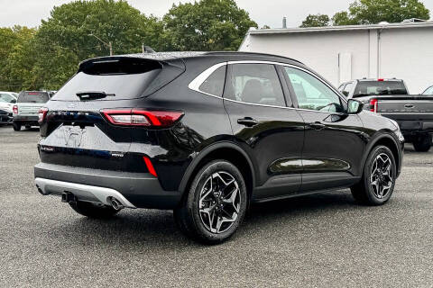 2025 Ford Escape Platinum