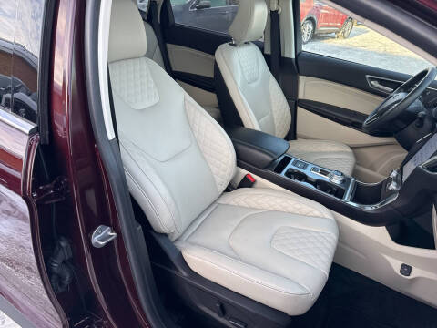 2024 Ford Edge Titanium