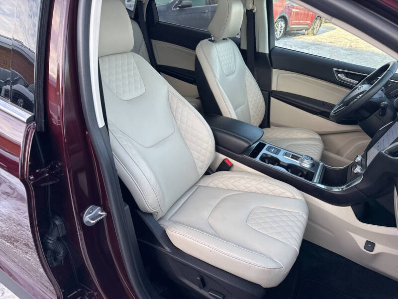 2024 Ford Edge Titanium