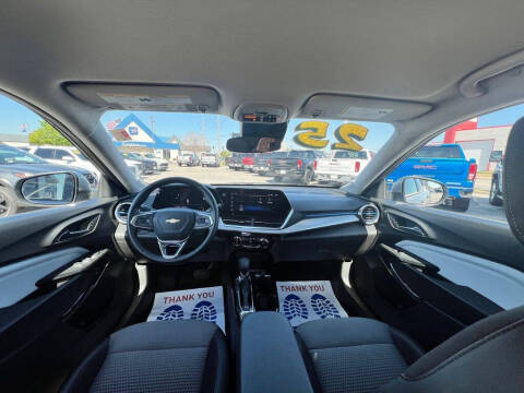 2025 Chevrolet Trax LT