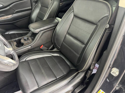 2022 GMC Acadia Denali