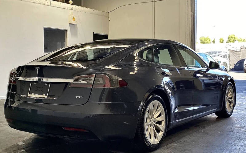 2017 Tesla Model S 75D