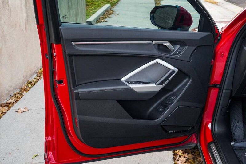 2024 Audi Q3 quattro S line Prem Plus 45 TFSI