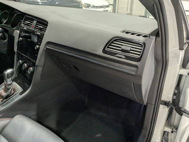2019 Volkswagen Golf GTI SE