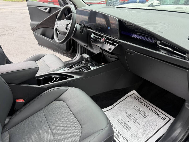 2023 Kia Niro EX