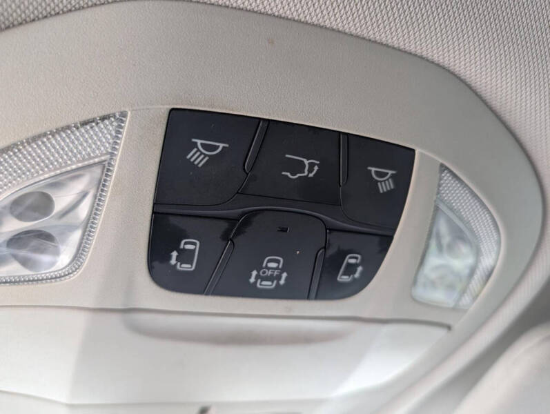 2020 Chrysler Voyager LXi