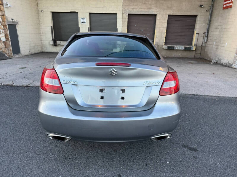 2013 Suzuki Kizashi SE photo 6