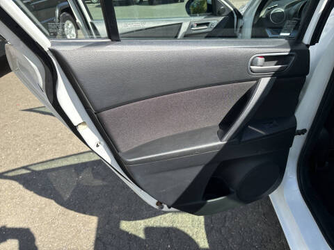 2011 Mazda MAZDA3 i Touring