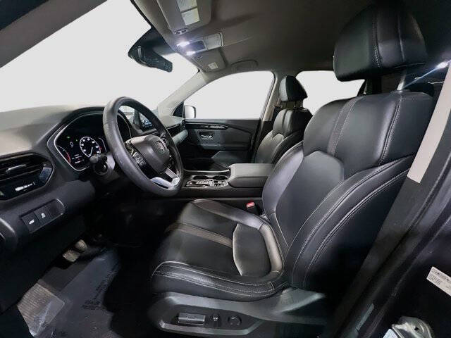 2023 Honda Pilot EX-L w/Rear Captain's Chairs