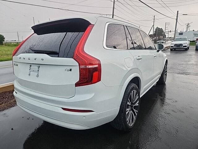 2022 Volvo XC90 T5 Momentum