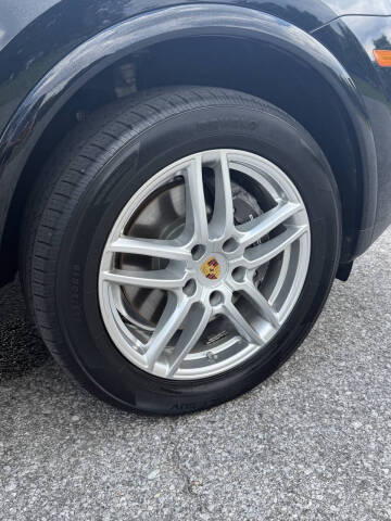 2017 Porsche Cayenne Platinum Edition