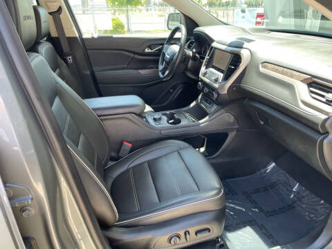 2023 GMC Acadia Denali