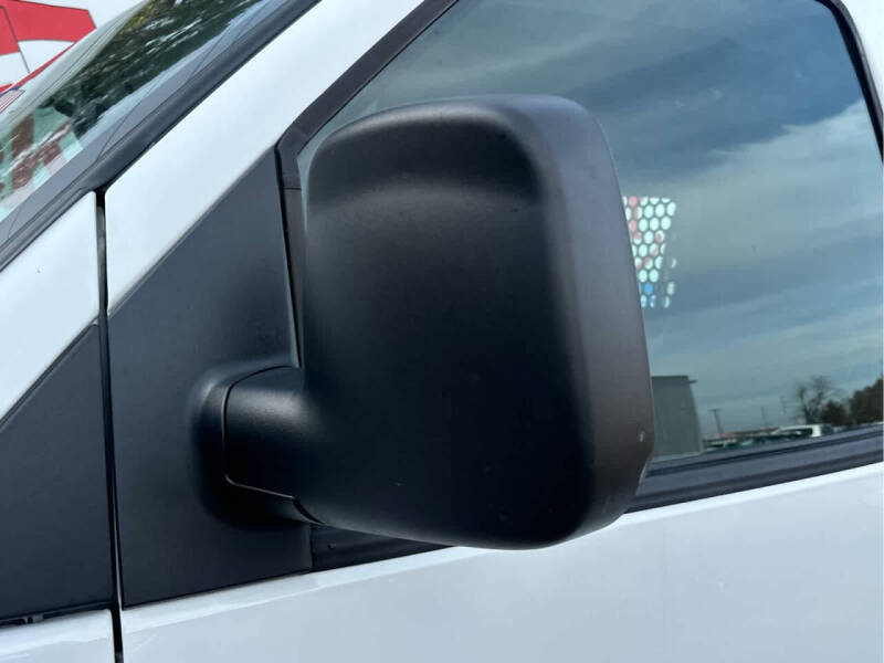 2024 GMC Savana 2500