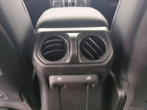 2025 Jeep Gladiator High Tide