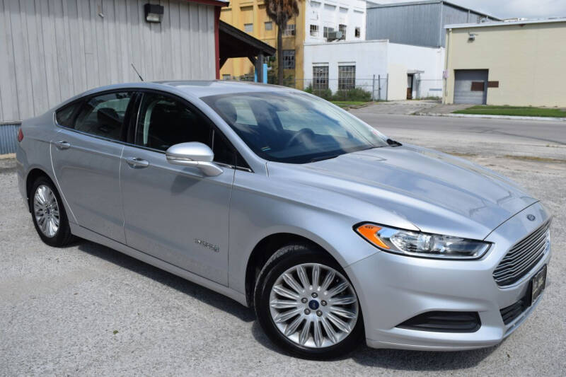 2016 Ford Fusion Hybrid SE