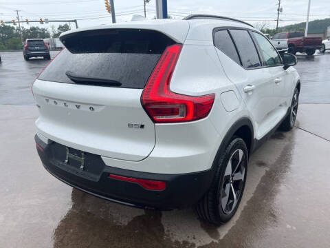 2026 Volvo XC40 B5 Core