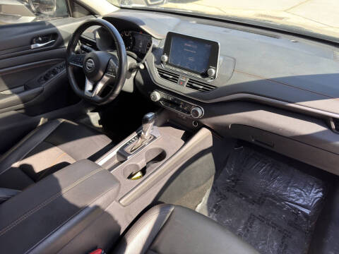 2022 Nissan Altima 2.5 SR