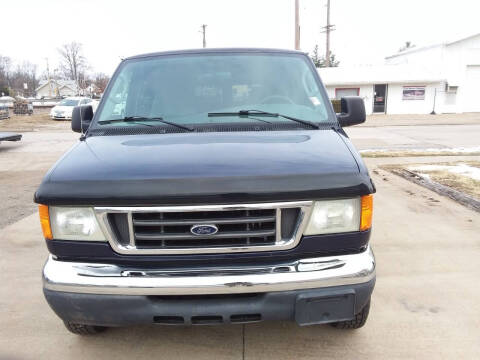 2005 Ford E-Series E-250 SD