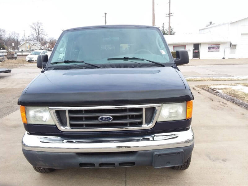 2005 Ford E-Series E-250 SD