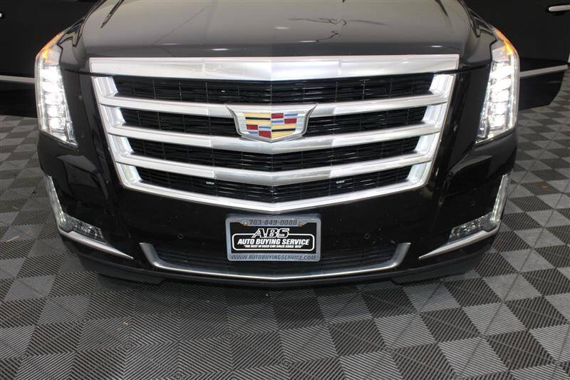 2018 Cadillac Escalade ESV Luxury