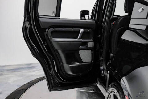 2024 Land Rover Defender 130 P400 X-Dynamic SE