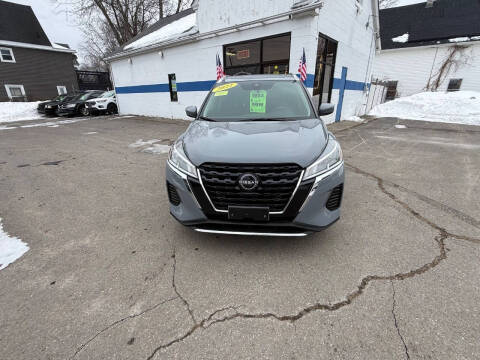 2022 Nissan Kicks SV